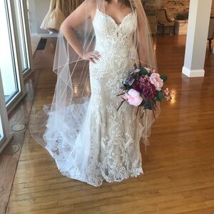 Exquisite Ivory Lace Bridal Gown